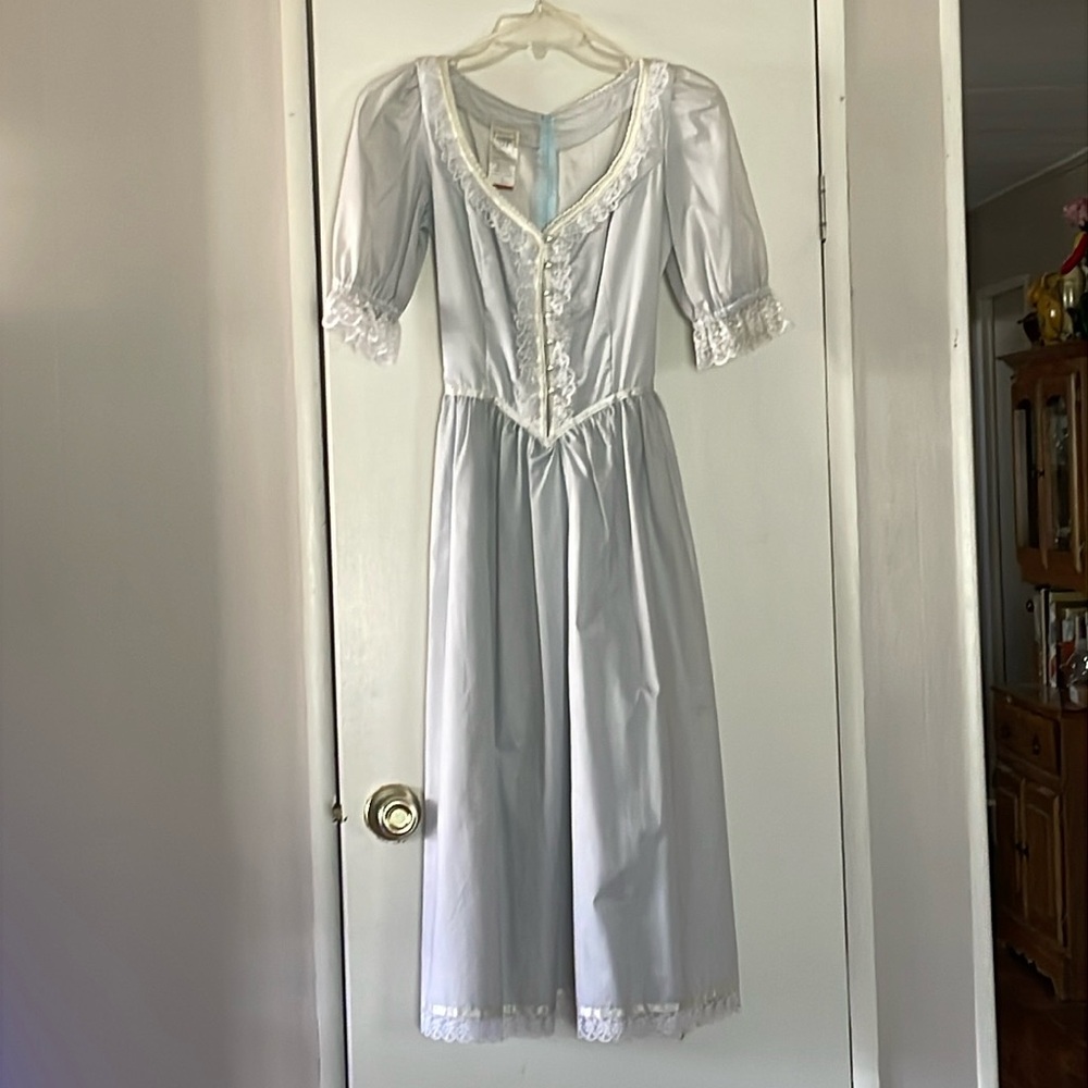 Gunne Sax White and Blue Pleated Sundress with Peter Pan Collar